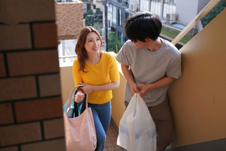 Anh hàng xóm số hưởng địt người mẹ đơn thân xinh đẹp đến có thai